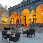 Esplanade, Dependance Monti 4*