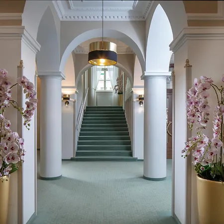 Esplanade, Dependance Monti