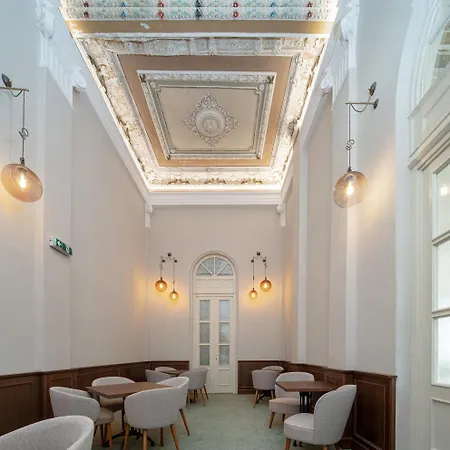 Esplanade, Dependance Monti