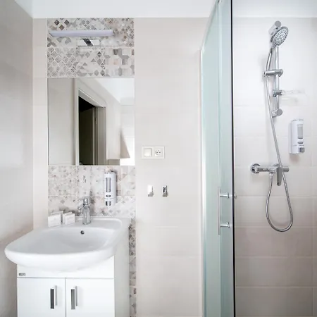 Esplanade, Dependance Monti