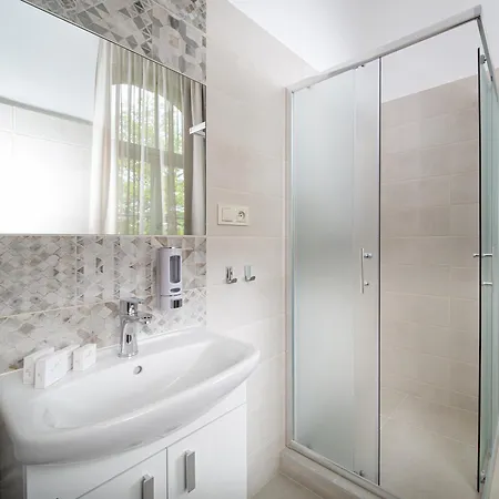 Esplanade, Dependance Monti Szálloda 4*