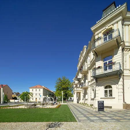 Esplanade, Dependance Monti 4*