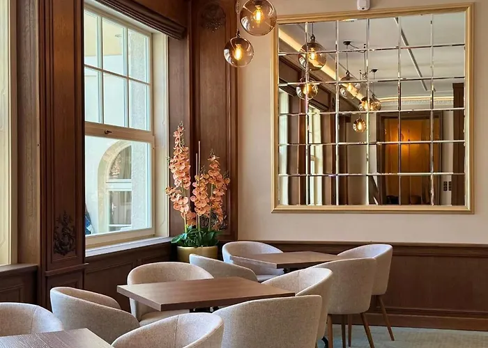 Esplanade, Dependance Monti