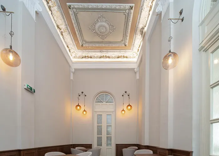 Esplanade, Dependance Monti