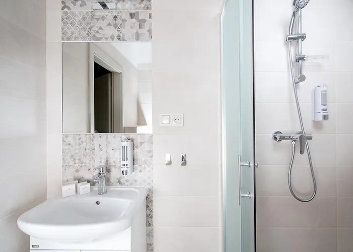 Esplanade, Dependance Monti