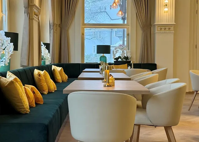 Esplanade, Dependance Monti